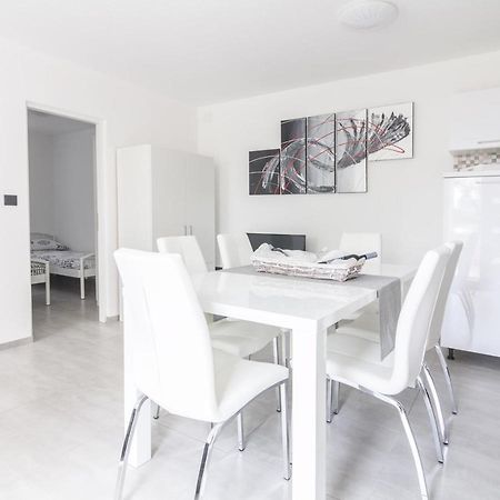 New Family 2 Bedroom Apartment Воднян Экстерьер фото